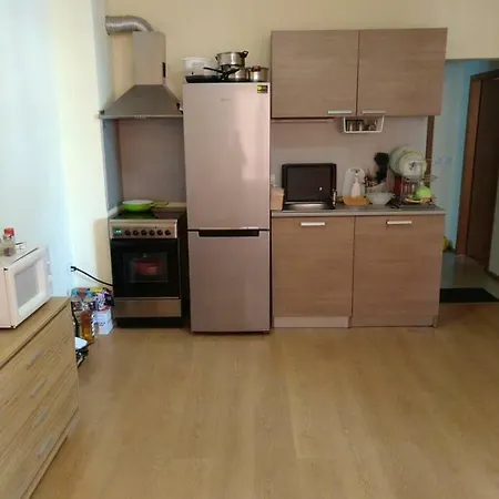 Excelsior Apt.80 *